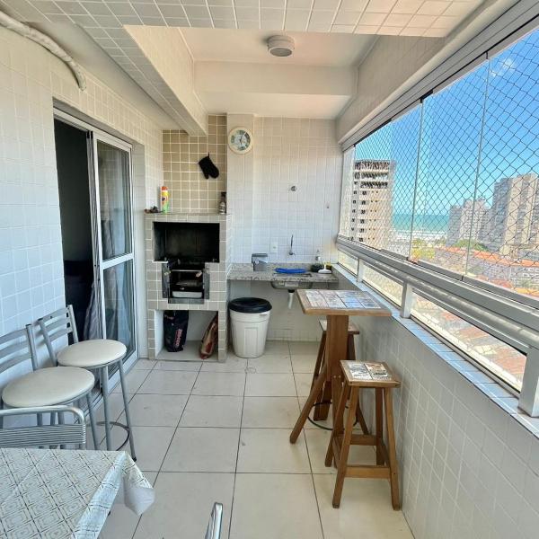 Apartamento na Praia Grande na Aviação - Varanda Gourmet com churrasqueira, WiFi - Ar Condicionado - Estacionamento e vista para o Mar - Acomoda ate 6 pessoas