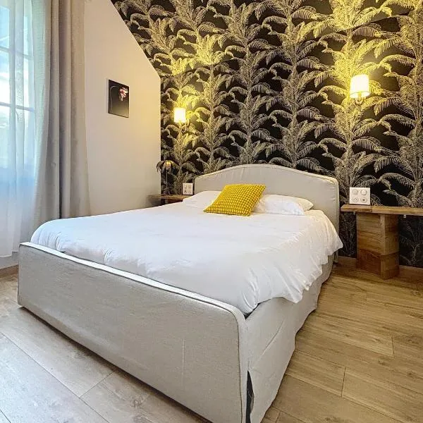 Le Kozy - T2 rénové au coeur de Vendôme avec parking: Vendome şehrinde bir otel