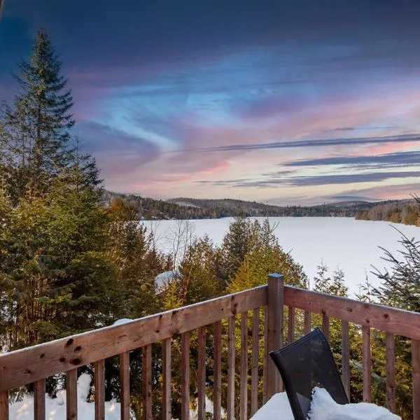 Le P'tit Bonheur - Plage avec embarcations, hotel in Sainte-Lucie-de-Doncaster