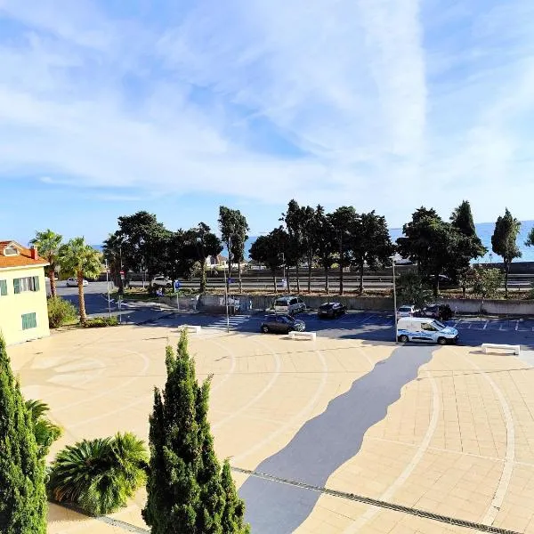 Almarea Beach - Essenza del mare, calore di casa, hotell sihtkohas Imperia