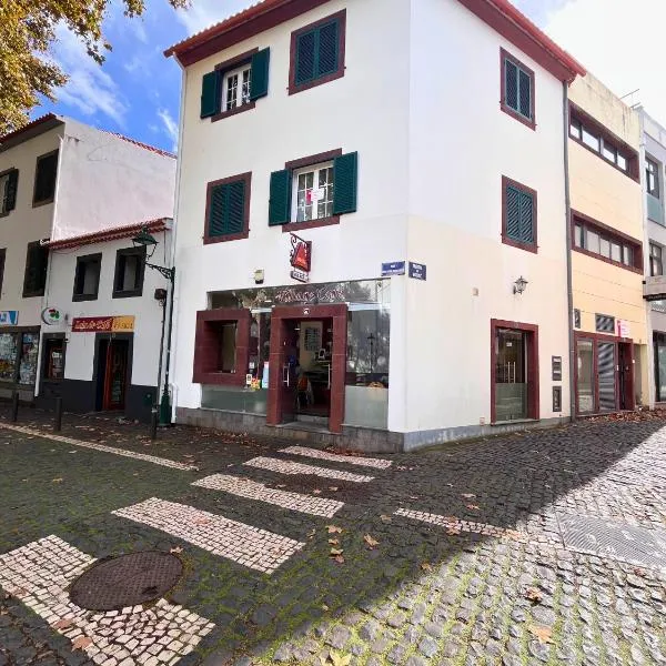 Machico Village Apartment - Private terrace & car park – hotel w mieście Machico