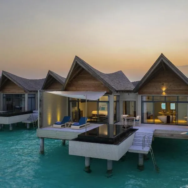 Kuredhivaru Resort and Spa - Maldives, hotel em Manadhoo