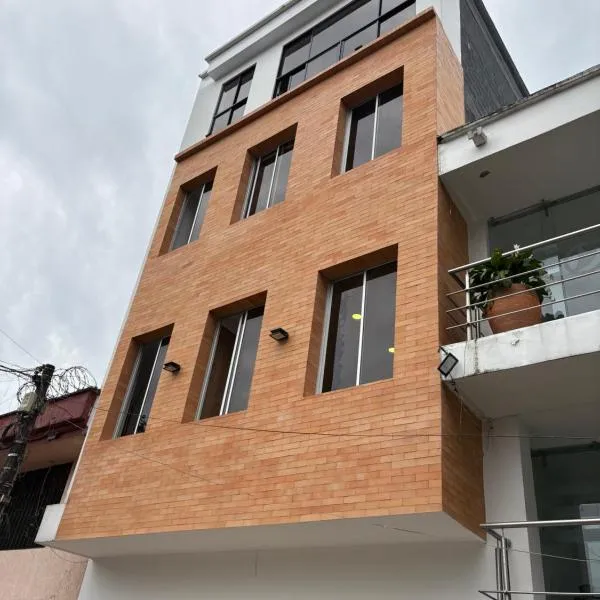 Hotel El Cedro Exclusive，位于弗洛伦西亚的酒店