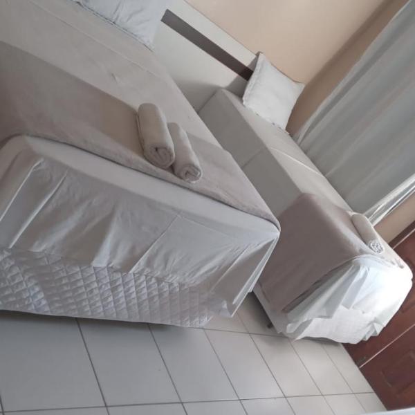 Apartamento de 3 quartos, no Condomínio Taperapuan Duplex, há 400m da praia, localizado próximo da barraca axé mói, boa beach e etc - Foto 2