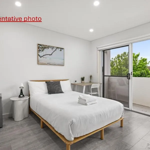 Sleek & Comfortable Double Room at Revesby with Shared Amenities โรงแรมในRevesby