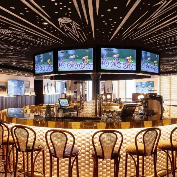 Mama Shelter Paris La Défense, hotel in Puteaux