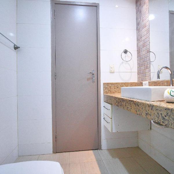 Bom 3 quartos no posto 6 com vaga de garagem - Foto 3