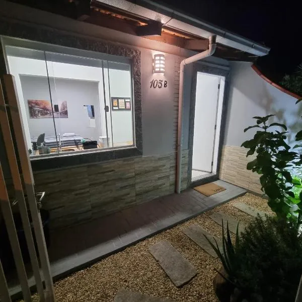 Casa completa - Espaço inteiro - Reformado, hôtel à Indaial