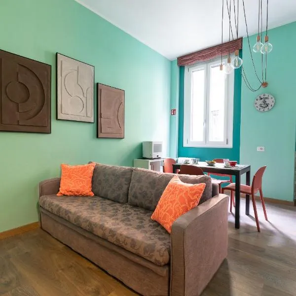 Bilocale moderno Isola-Garibaldi, 4 posti, WiFi veloce, Metro a 2 minuti, hotel v Miláně