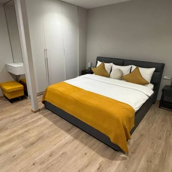 Colorful Apartments L, hotel in Riga