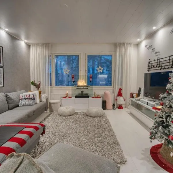 Private Home with Hot Tub & Sauna, Hotel in Rovaniemi