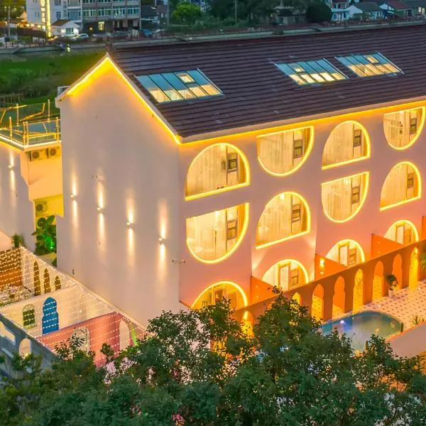 上海半窗酒店-上海迪士尼店, khách sạn ở Thượng Hải