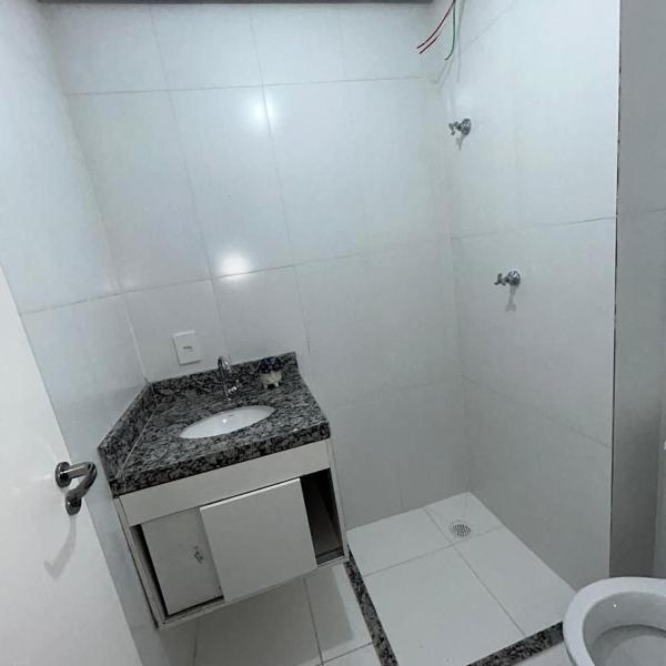 Apartamento com Piscina e Academia Compartilhados