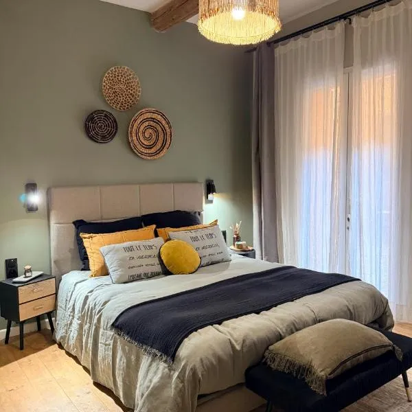 le J&J Appartement spacieux climatisé en centre ville，位于塞特港的酒店