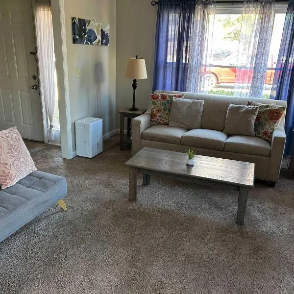 The Parkside Townhome, hotel in Columbus