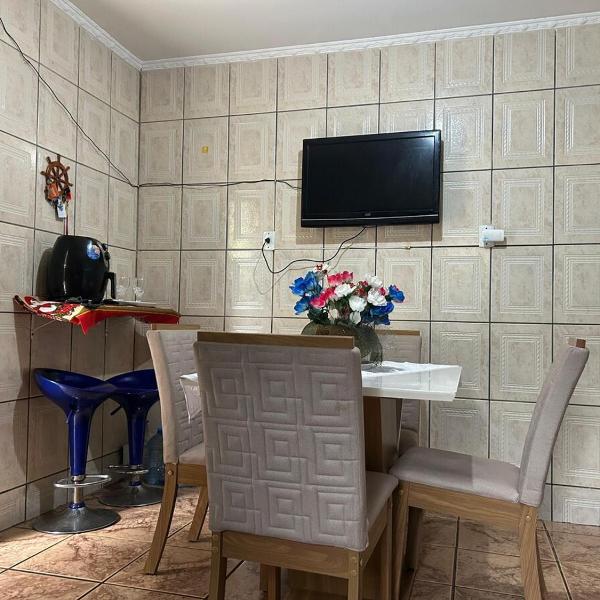 Casa espaçosa em bairro tranquilo, 2 vagas de garagem - Foto 5
