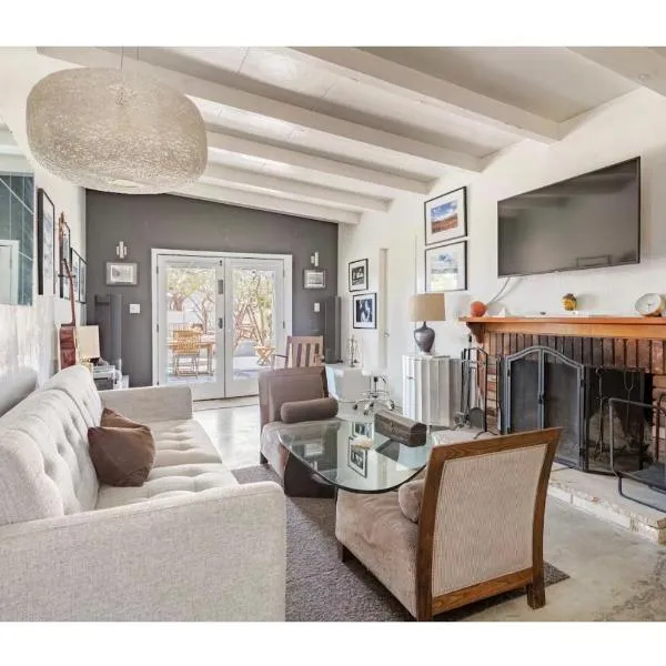 Popular Homestead! Location, Stargaze, Views!, hotel in Joshua Tree