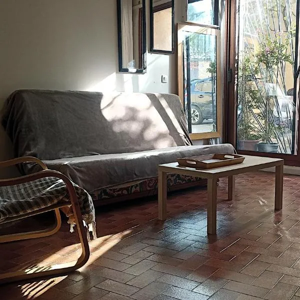 Studio privé - maison de village, hotell sihtkohas Valensole