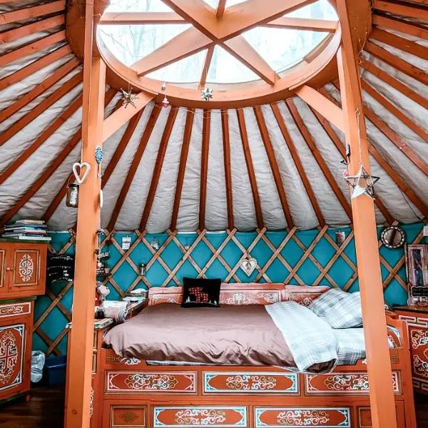 Yourte Voyageuse، فندق في Charette