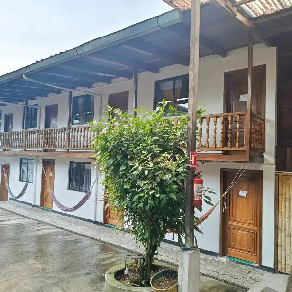 El Colibrí, hotel in Puyo