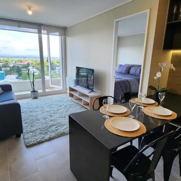 Espectacular departamento 2D2B, súper ubicación, con estacionamiento, Hotel in Los Ángeles