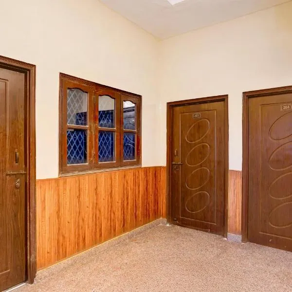 Super Hotel O Dehradun City Centre, hotel v destinaci Déhrádún