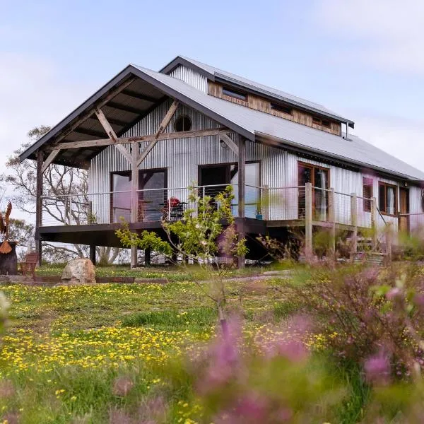 The Barn at Piney Ridge Farm - Bed & Breakfast, hotel in Nairne
