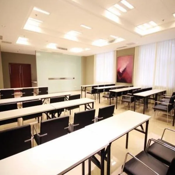 Jinjiang Inn Langfang High-speed Railwy Station Yinhe South Road, hotel v destinaci Langfang