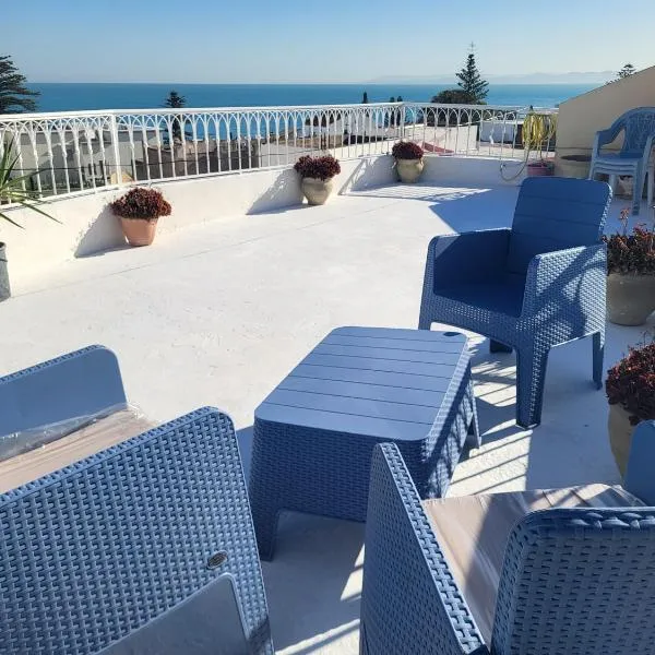 Loft marsa cube vue panoramique vue mer, hotel v destinaci La Marsa