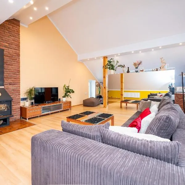 Spacious & Private Stay in Garliava, hotel v destinaci Garliava