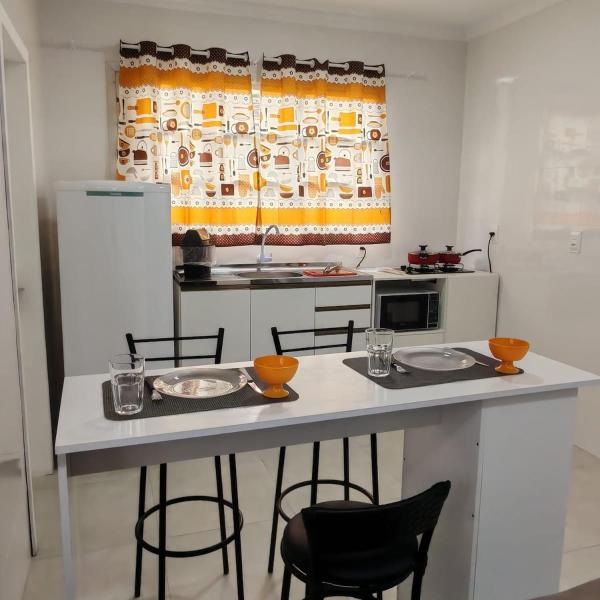 Apartamento 1 quarto, Quadra Mar, Climatizado e Reformado