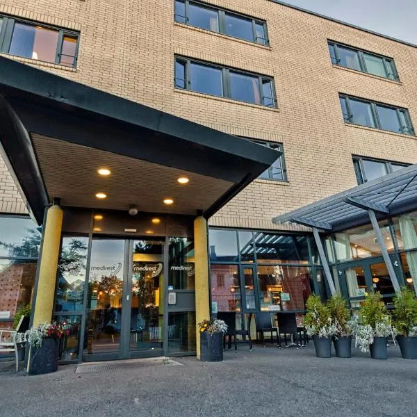 Zefyr Hotel, hotell i Nygårdsjøen