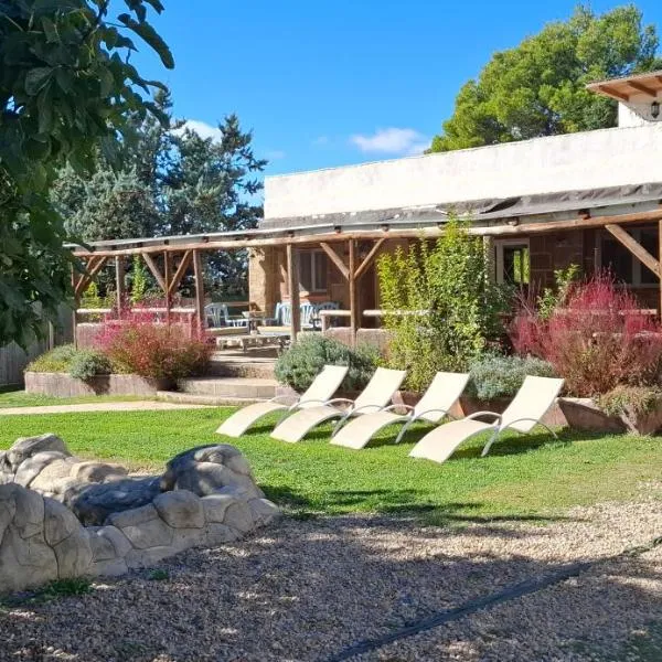 Casa Mirlo, hotel v destinaci Montmesa