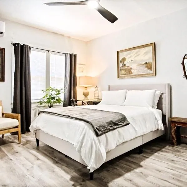 1BR Apt 8 mins St Anthony, Unit B, hotel v destinaci Oklahoma City