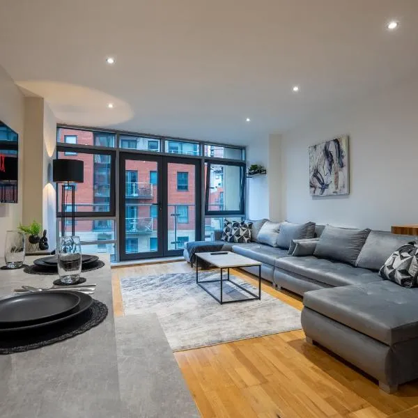 Spacious 2BR Apt - City Centre - Balcony - Parking, хотел в Central Station