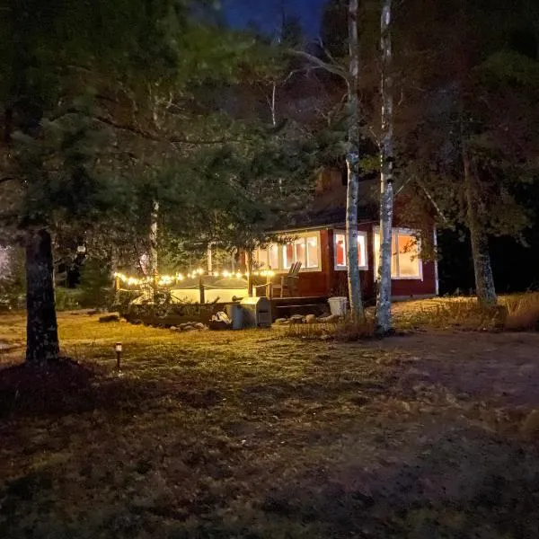 Cute cottage with sauna by the sea, hotel a Oulu