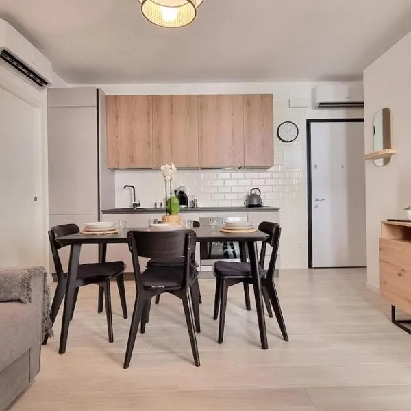 Davina Luxury Suite - Treviso Center - Free Parking - Venice in 30' - AC, Hotel in Treviso