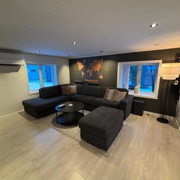 Private house in Orkanger, 35 minutes from Trondheim, hotel v destinaci Orkanger