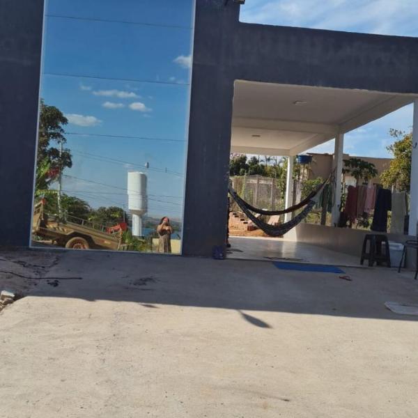 Casa de alto padrao na beira do lago Corumba IV