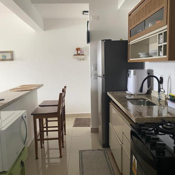 APARTAMENTO NO CORAÇÃO DE BERTIOGA a 200 METROS DA PRAIA