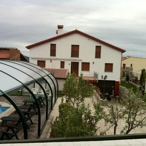 Refugio La Covatilla I,II,III y IV, hotel a Gilbuena