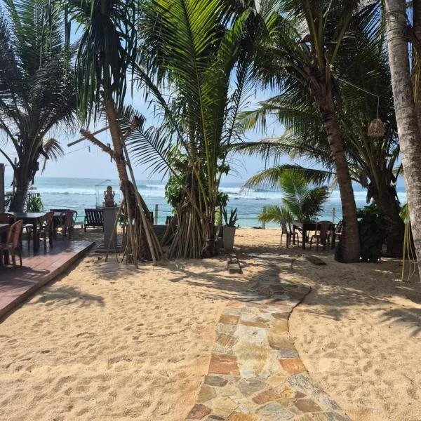 Blue Corals Beach Bungalow, hotel v destinaci Madihe East