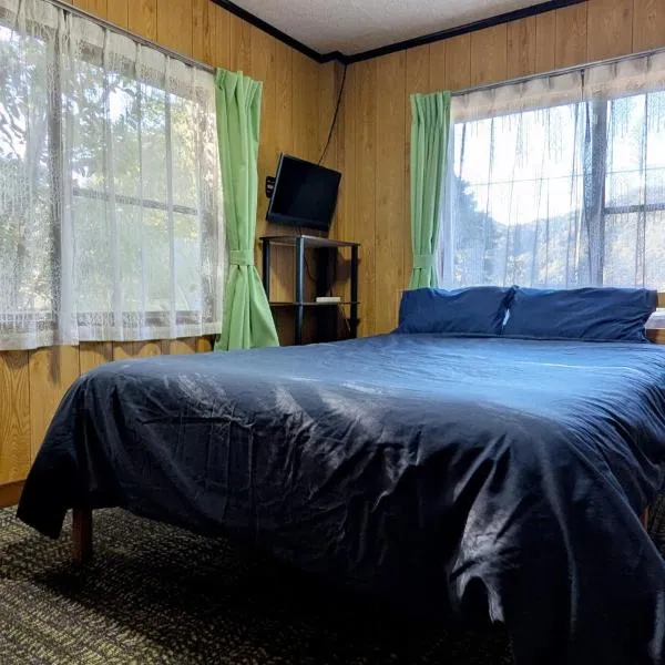 伊根の宿 汐風 Shiokaze, Hotel in Nomuro