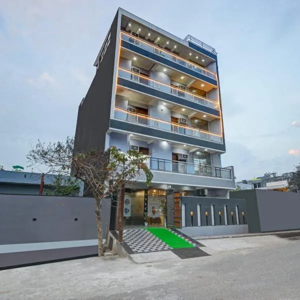 Hotel La Corporate Suite: Noida şehrinde bir otel