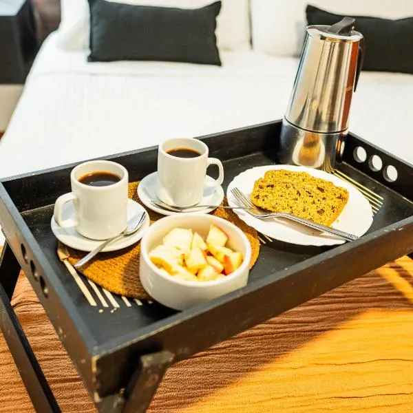 Casa Centrica con Cochera Privada y Portón Eléctrico para facil acceso, hotel in San Nicolás de los Arroyos