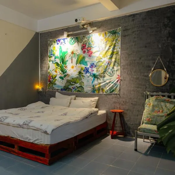 Bụi Hostel - Ferry to Rạch Giá，位于迪石的酒店