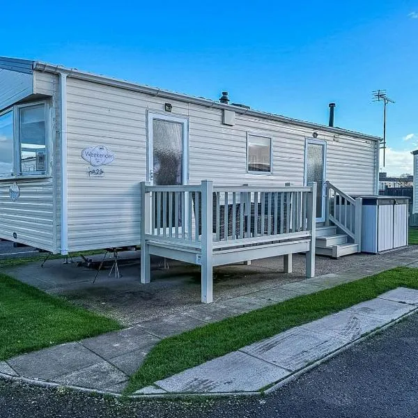 Lovely 6 Berth Caravan At Sun Valley In North Wales Ref 81023A, khách sạn ở Rhyl