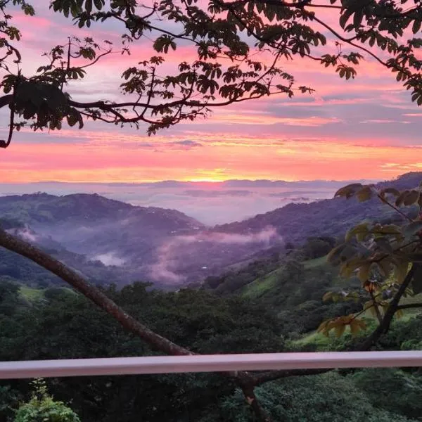 Hotel Rivel - Restaurant & Nature Retreat, hotel v destinaci Turrialba