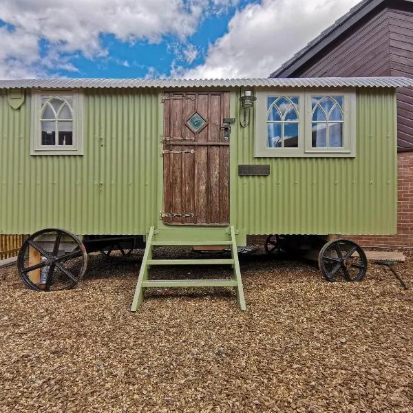 Stone Circle Glamping, hotel en Durrington