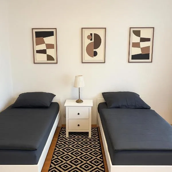 Messe Dus - 3 Rooms - 80qm - Sportpark Wedau, Hotel in Duisburg